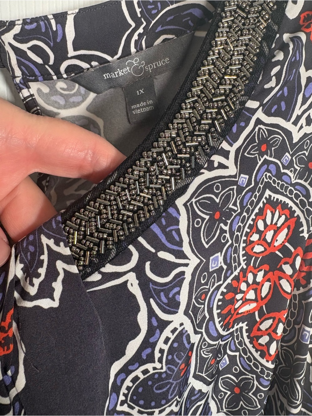 Market & Spruce Navy, Red & White Paisley-Style Sleeveless Top  Size 1X - Picture 10 of 11